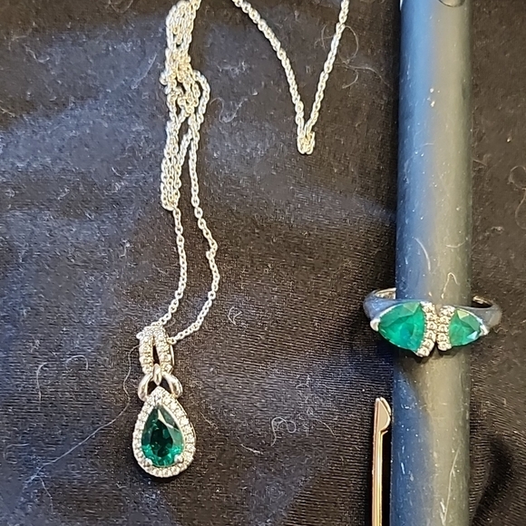 Elegant Silver and Green Jewelry Set